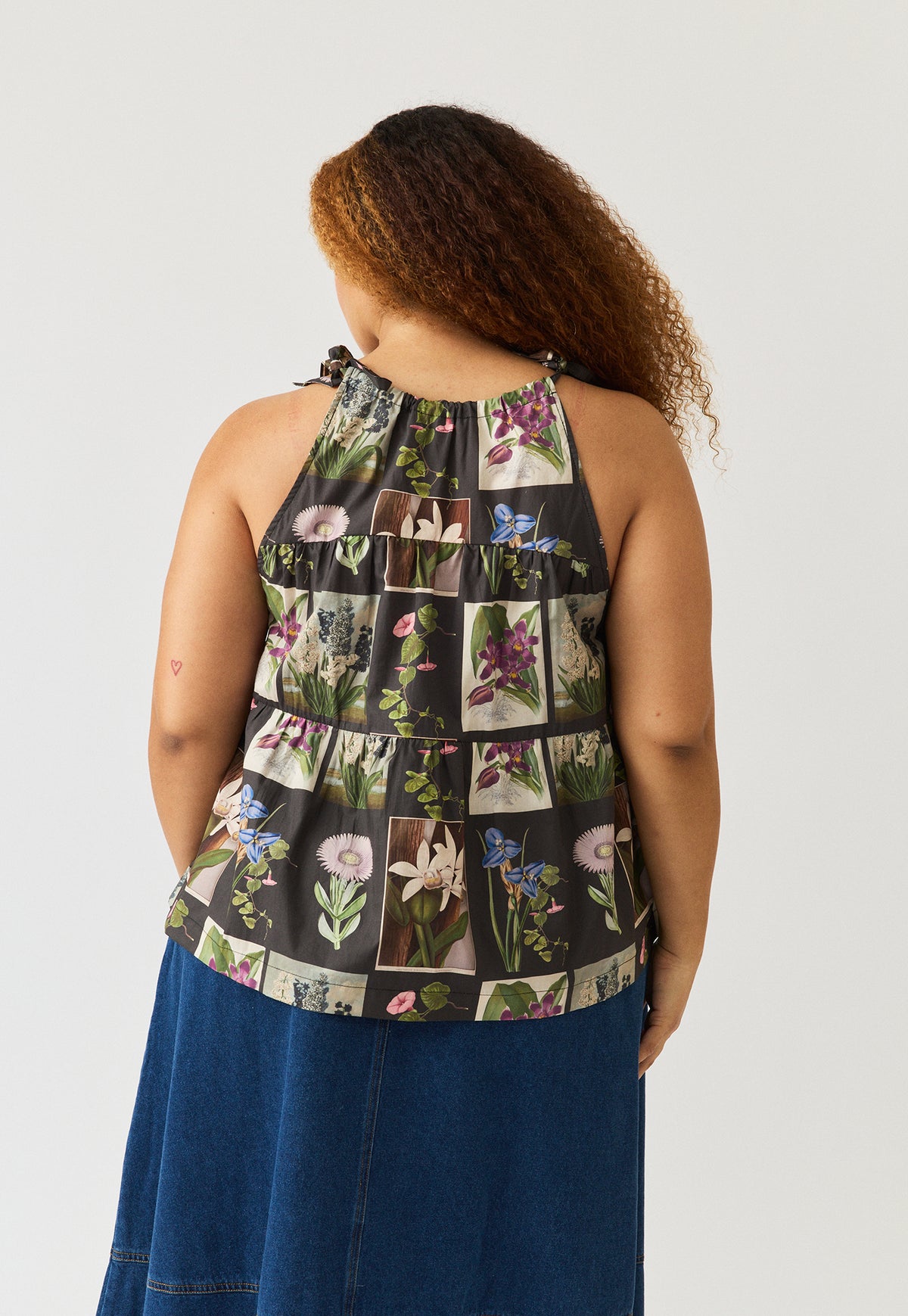 Delta Tie Tank