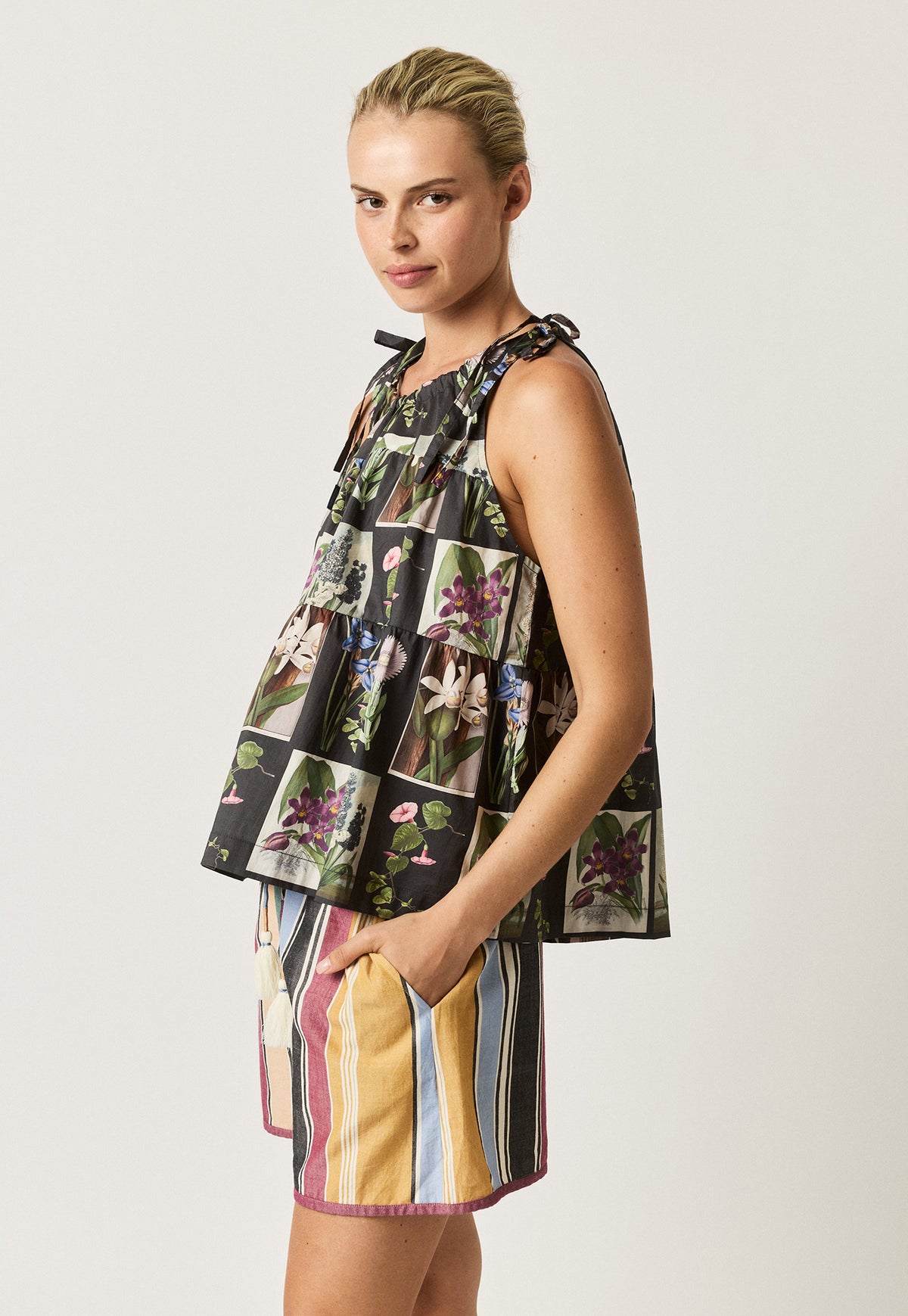 Delta Tie Tank
