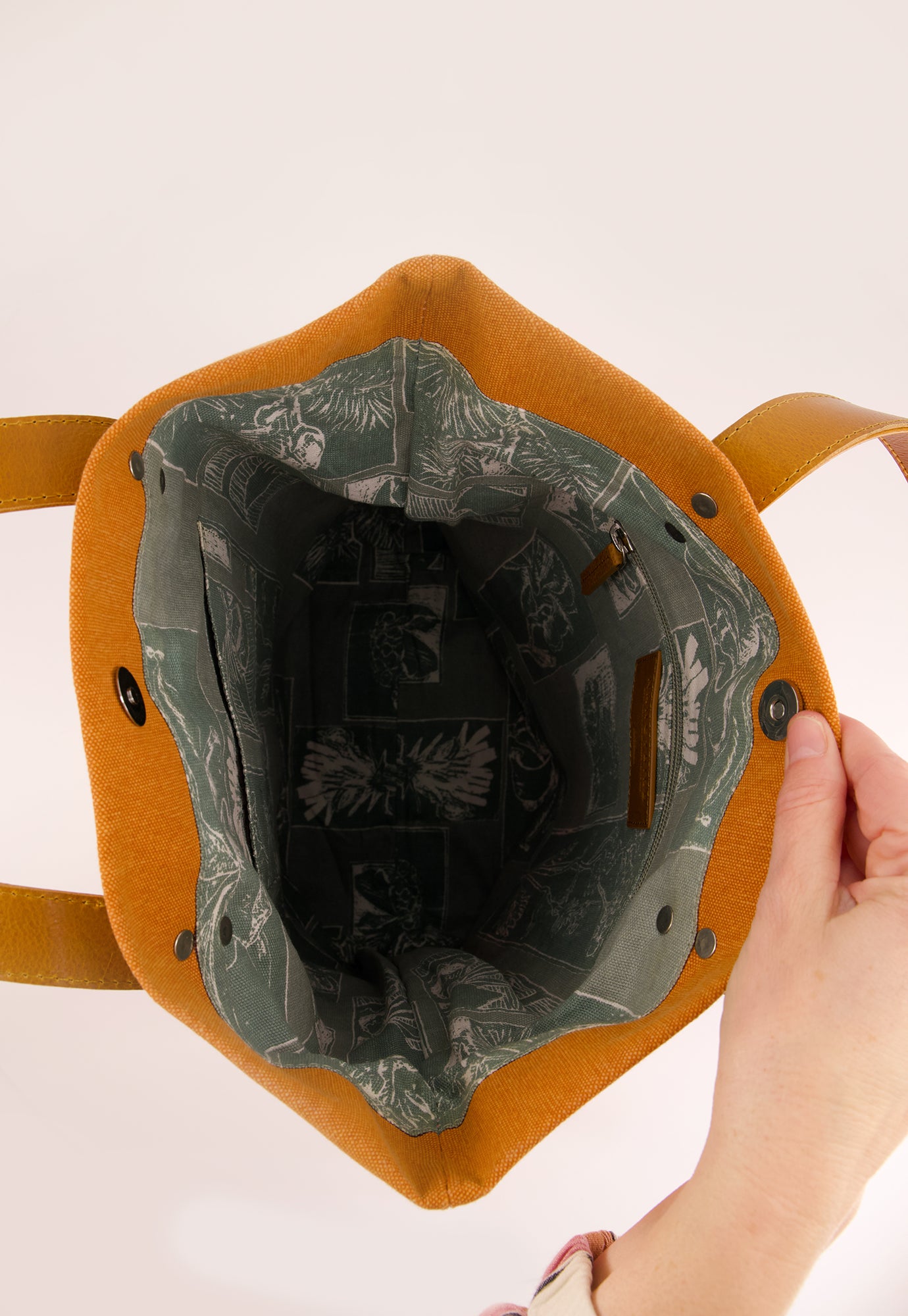 Summit Tote